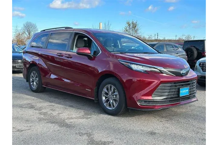 $32959 : Toyota Sienna 2021 LE 8-Pass image 1