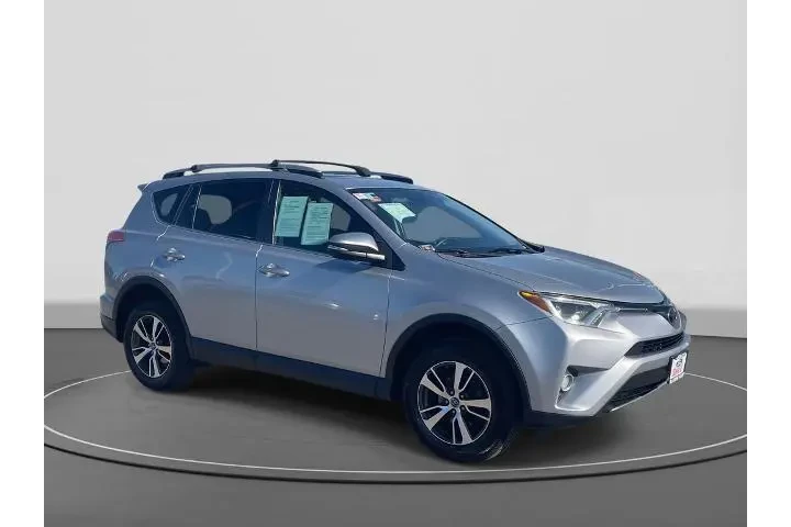 $12900 : Toyota RAV4 2017 XLE 4dr SUV image 3