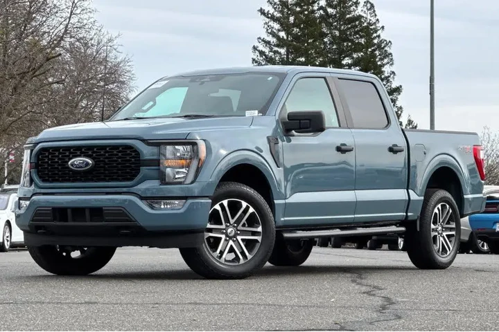 $39770 : Ford F-150 2023 4x4 XL 4dr S image 1