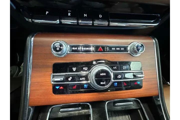 $37888 : Lincoln Aviator 2021 AWD Res image 10