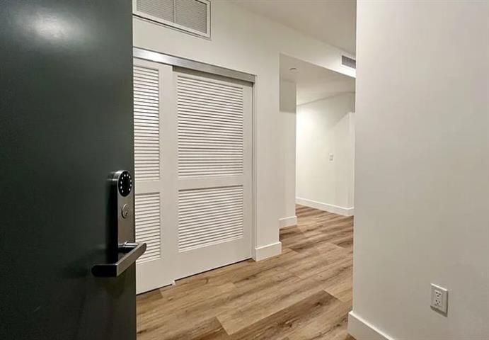 $1450 : Beautiful 1BED 1BA Unit in LA image 2