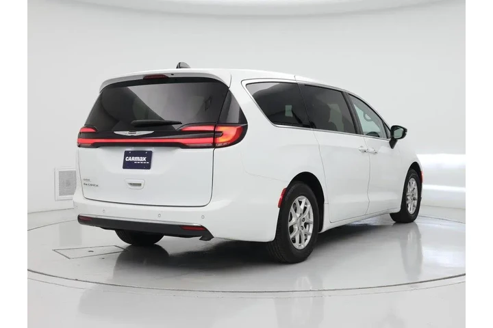 $30998 : Chrysler Pacifica 2024 Touri image 8