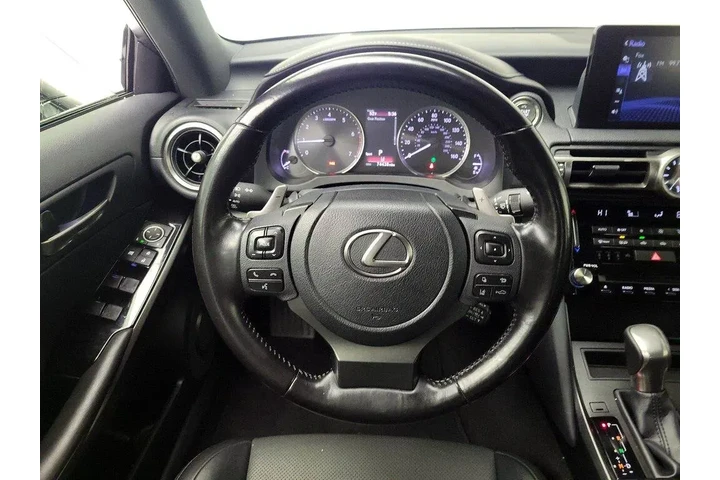 $27998 : Lexus IS 300 2021 4dr Sedan image 10