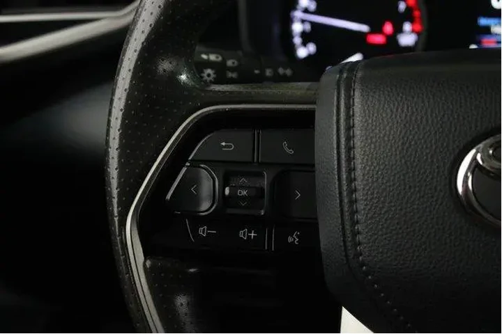 $35945 : Toyota Tundra 2022 4x2 SR5 4 image 8