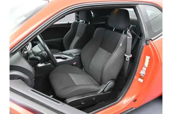 $37999 : Dodge Challenger 2023 R/T 2d image 10