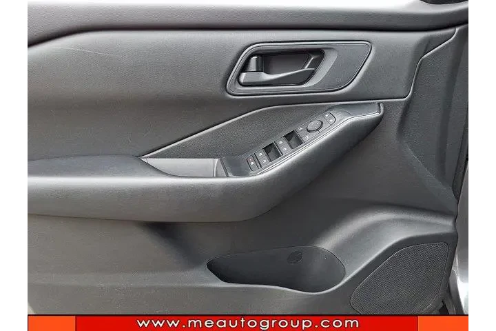 $19995 : Nissan Rogue 2024 S 4dr Cros image 1