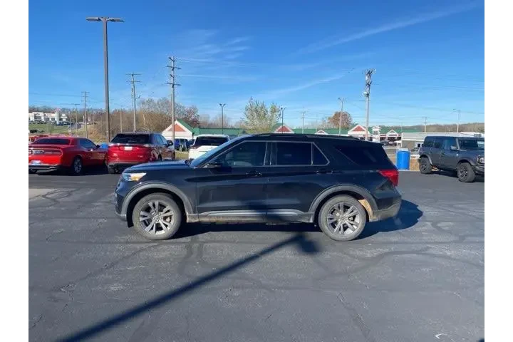 $24997 : Ford Explorer 2022 XLT 4dr S image 2