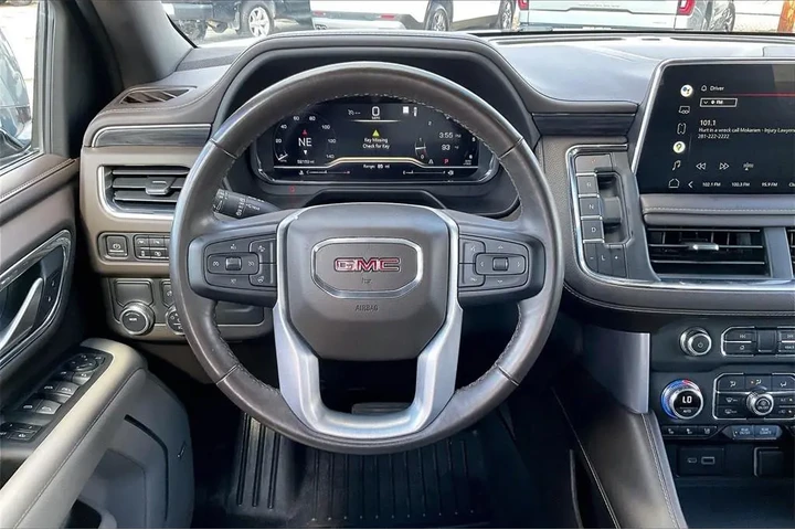 GMC Yukon 2022 4x2 SLT 4dr S image 7