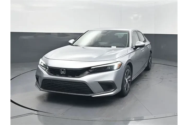 $22234 : Honda Civic 2024 LX 4dr Hatc image 1