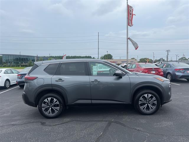 $23990 : PRE-OWNED 2023 NISSAN ROGUE SV image 8