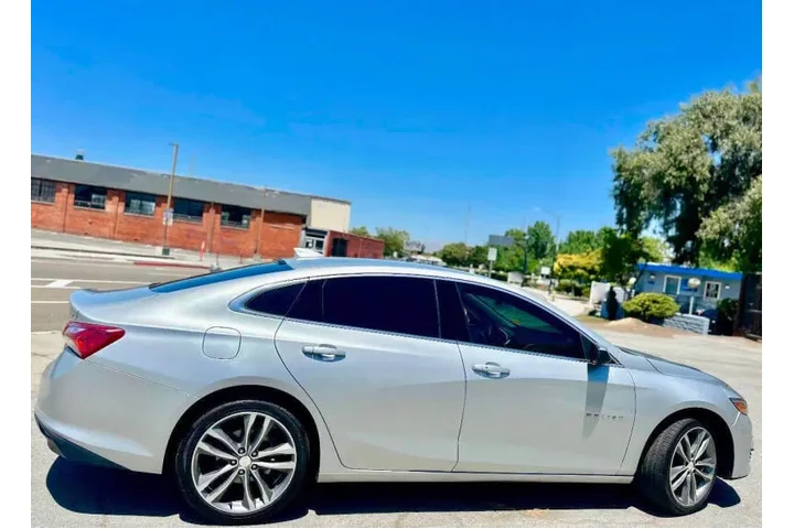 2022 Malibu LT image 8