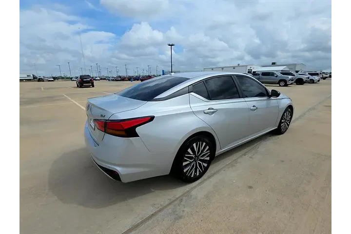 $26991 : Nissan Altima 2024 2.5 SV 4d image 6