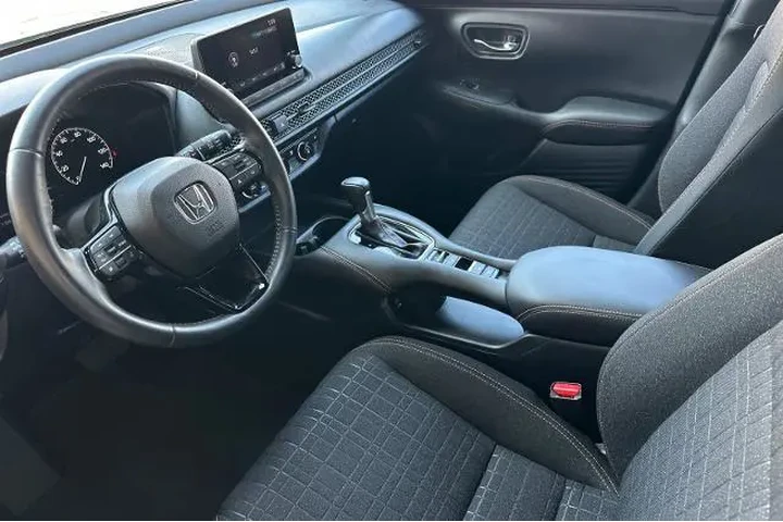 $28995 : Honda HR-V 2024 AWD Sport 4d image 9