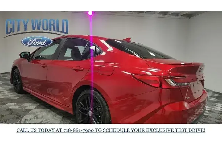 $27998 : Toyota Camry 2025 SE 4dr Sed image 6