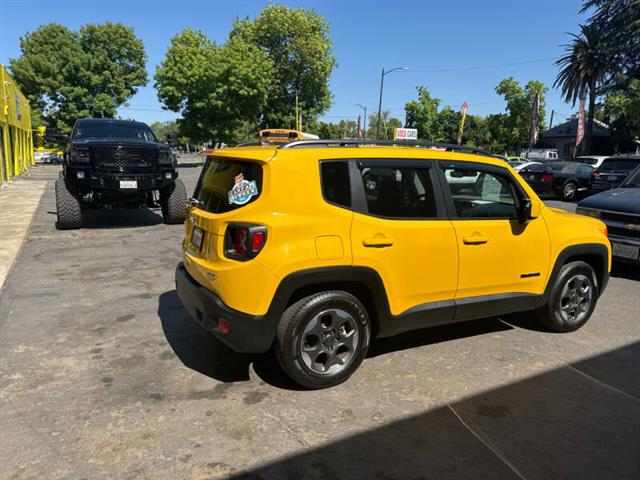 $12990 : 2018 Renegade Latitude image 4