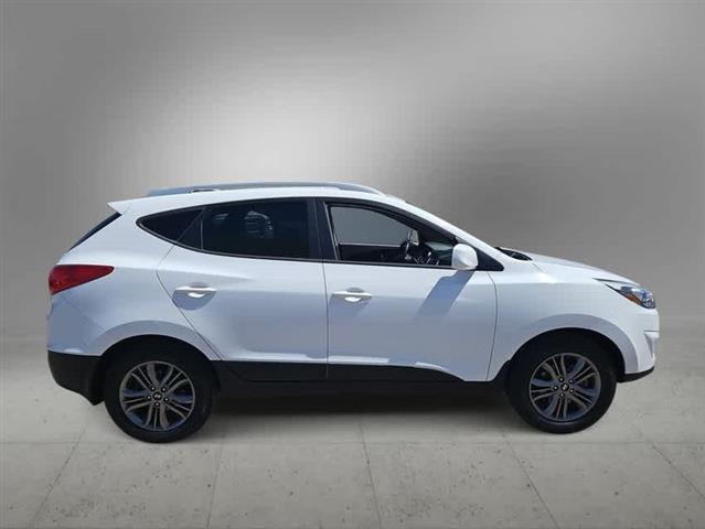 $9990 : Pre-Owned 2015 Hyundai Tucson image 6