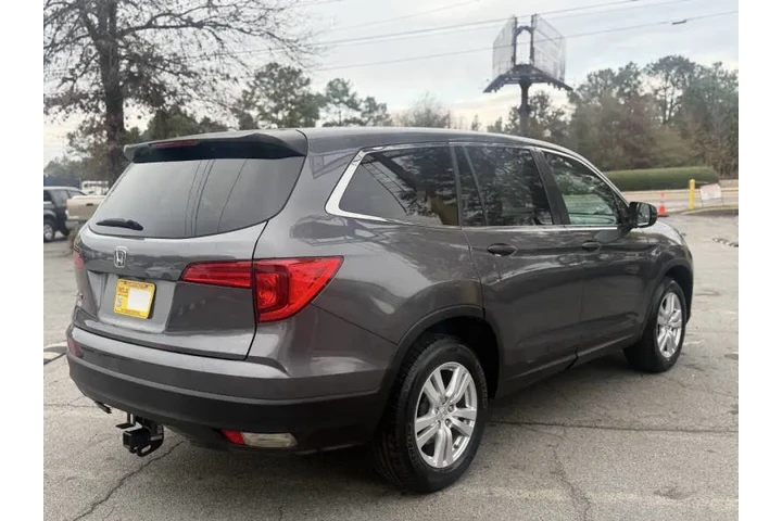 2016 Pilot LX image 6