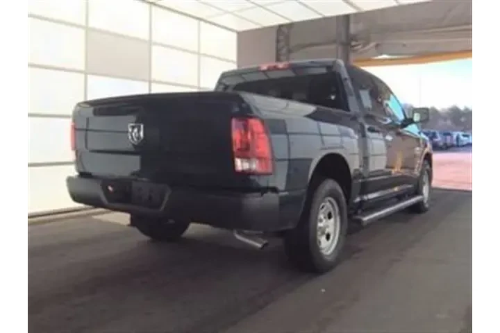 $20105 : Ram 1500 Classic 2021 4x2 Tr image 2