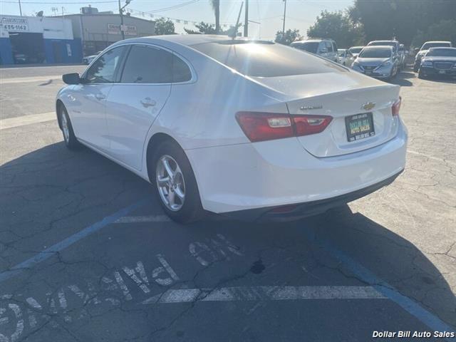 $12950 : 2018 Malibu LS Sedan image 5