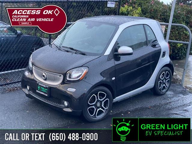 $8900 : Used 2018 fortwo electric dri image 1