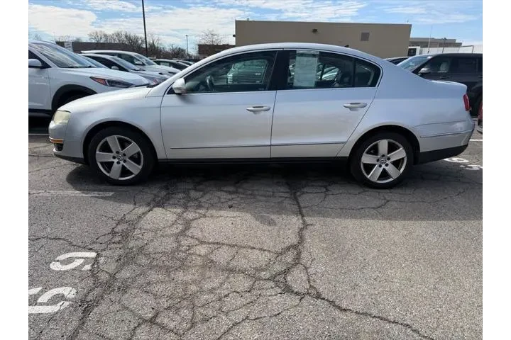 $3766 : Volkswagen Passat 2009 Komfo image 1