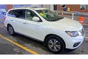 $7995 : 2017 Pathfinder SL thumbnail