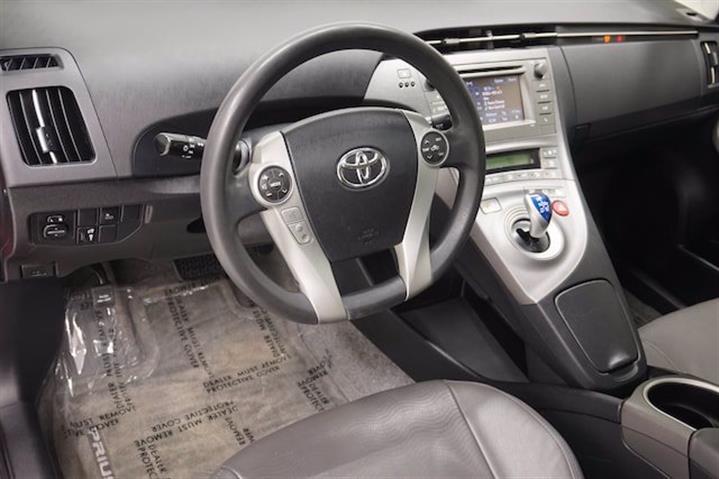 $6900 : 2012 Toyota PRIUS III Sunroof image 5