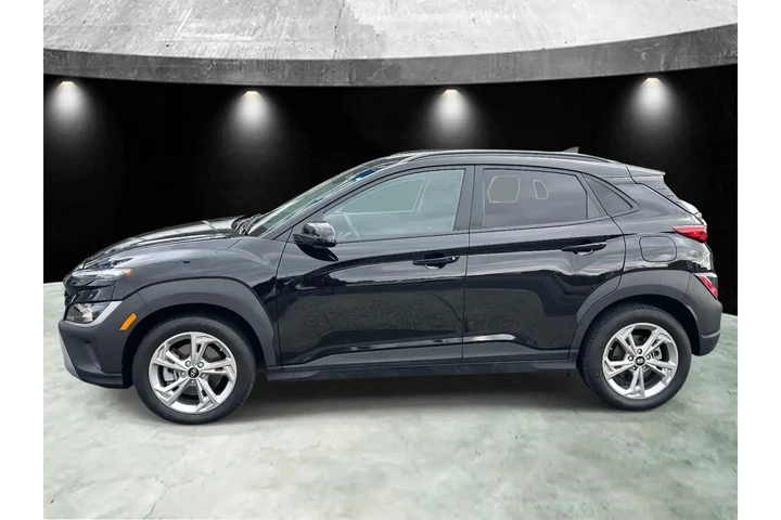 $17985 : Hyundai KONA 2023 AWD SEL 4d image 7