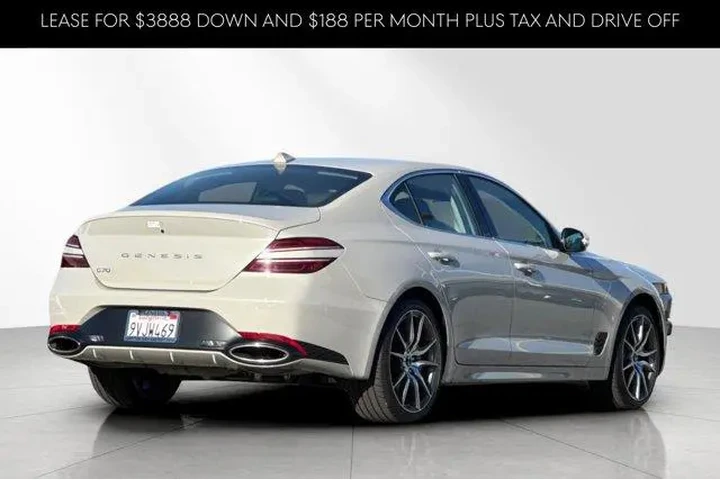 $38604 : Genesis G70 2026 2.5T Standa image 5