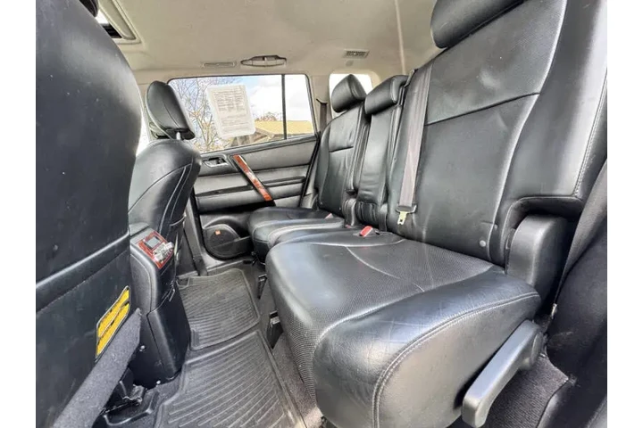 2012 Highlander Limited image 9