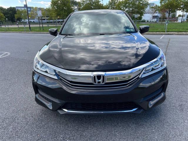 $9900 : 2016 Accord LX image 4