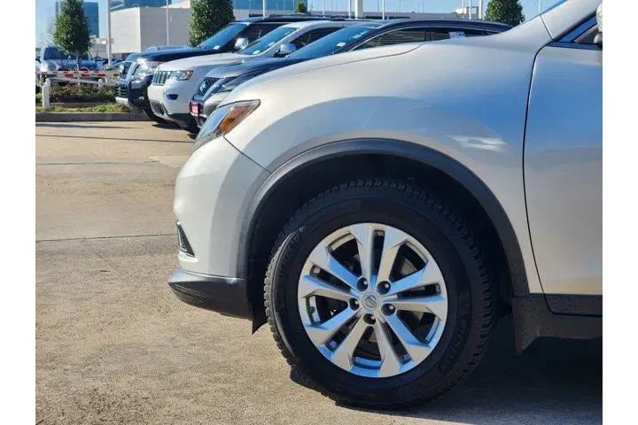 $11742 : Nissan Rogue 2015 S 4dr Cros image 8