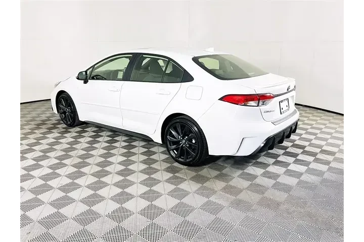 $27900 : Toyota Corolla Hybrid 2025 S image 5