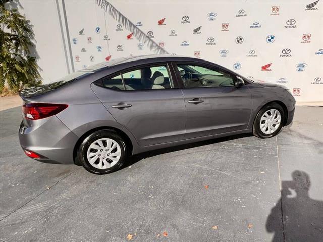 $13495 : Used 2019 Elantra SE Auto for image 2