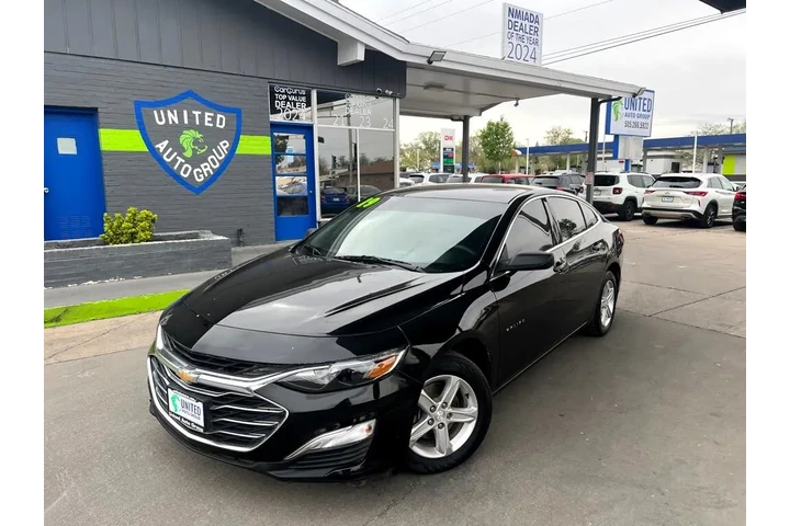2019 Malibu LS image 1