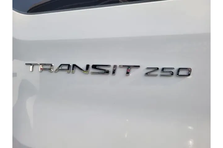 $32444 : Ford Transit 2024 250 3dr LW image 7