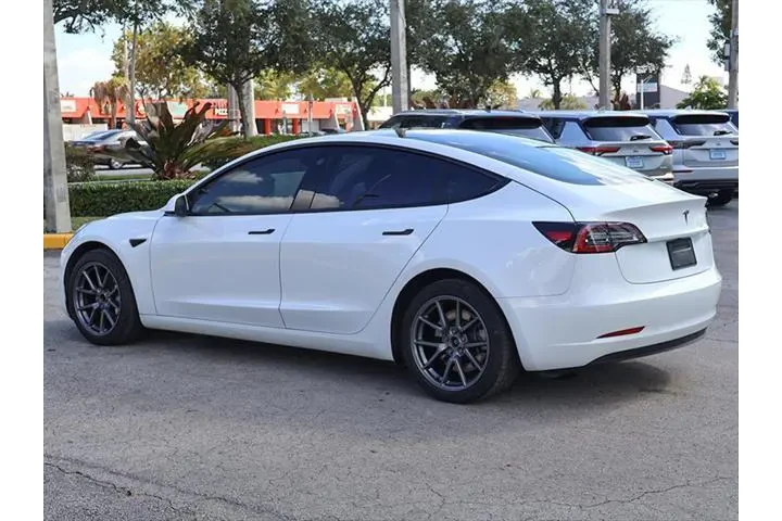 $21990 : Tesla Model 3 2023 4dr Sedan image 9