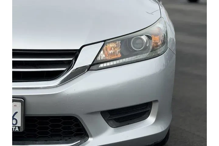 $12954 : Honda Accord 2013 LX 4dr Sed image 9