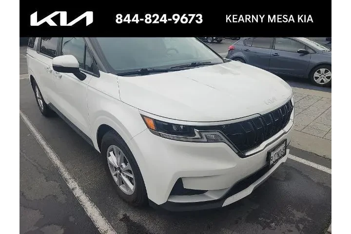 $30991 : Kia Carnival 2024 LX 4dr Min image 1