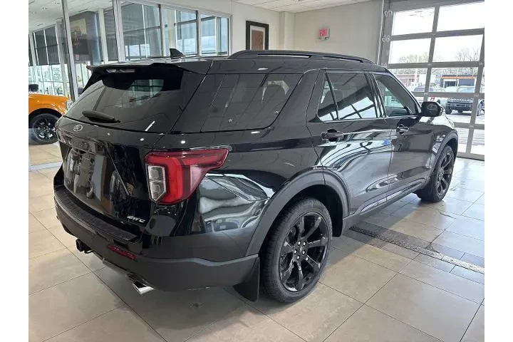 $37977 : Ford Explorer 2023 AWD ST-Li image 3