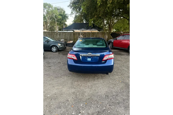 $3600 : Toyota Camry 2011 ( CASH ) image 2