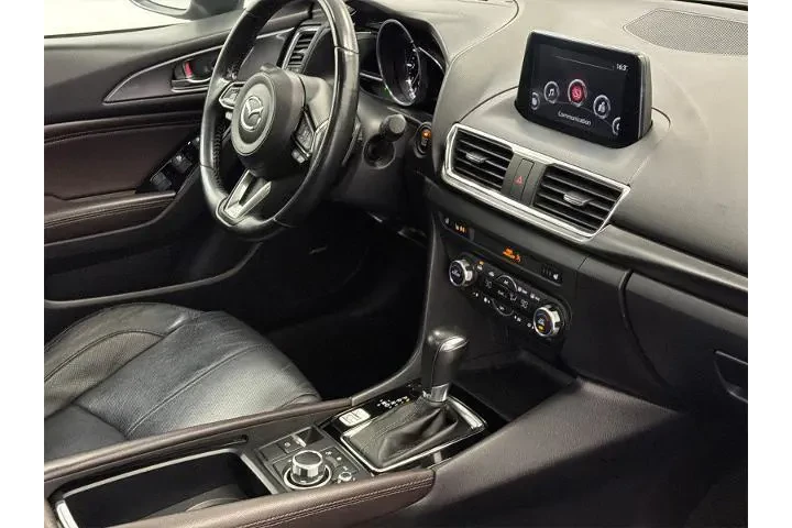 $16500 : Mazda Mazda3 2017 Grand Tour image 9
