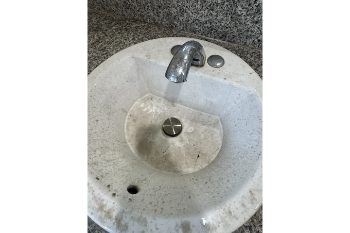 Chica’s Pro Cleaning ✨🧼 image 2