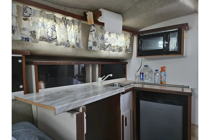 CARVER BOAT FOR SALE image 6