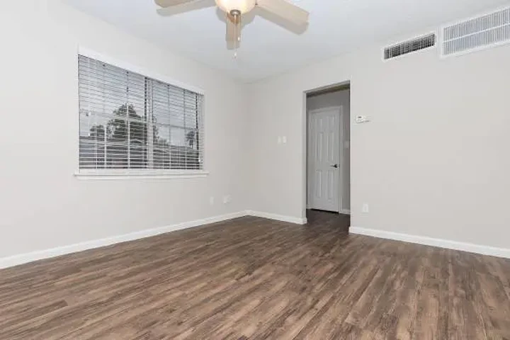 $1300 : A spacious 2 bed image 6