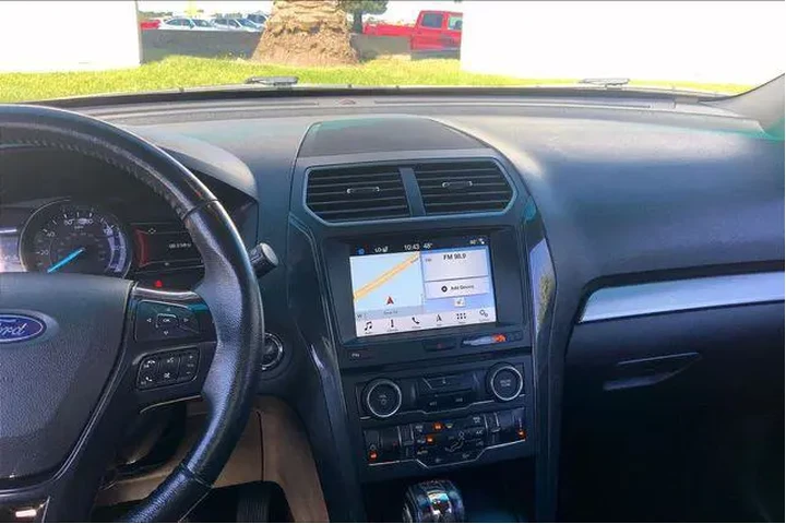 $18985 : Ford Explorer 2018 XLT 4dr S image 6