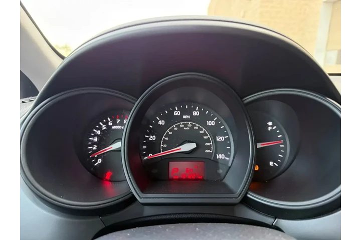 Kia Rio 2013 EX 4dr Sedan image 10