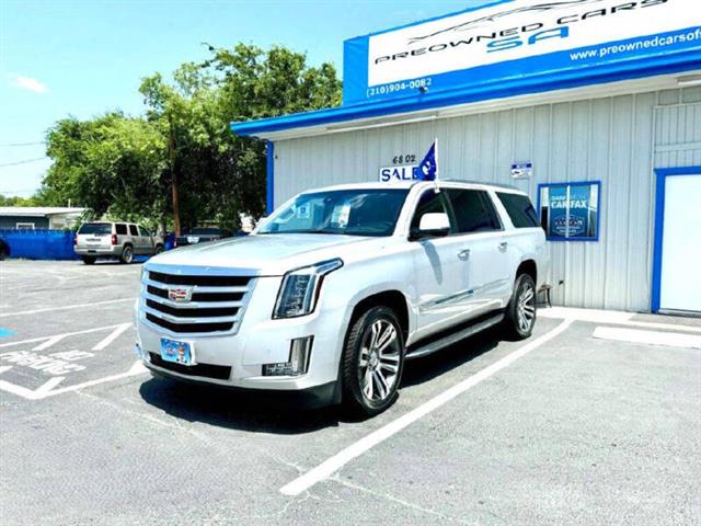 $28990 : 2016 Escalade ESV Luxury Coll image 9