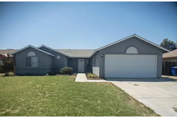 $1200 : HOUSE RENT  IN KING’S COUNTY image 2