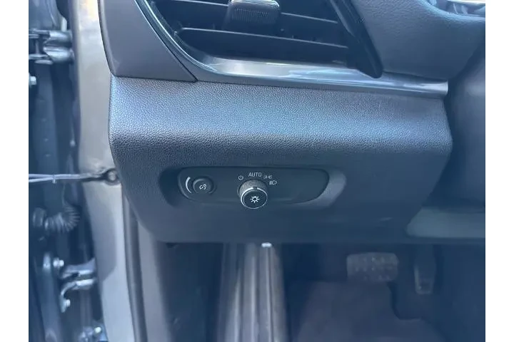 $19876 : Chevrolet Traverse 2018 LS 4 image 10